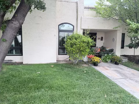2715 N Kentucky #27, Roswell, NM 88201