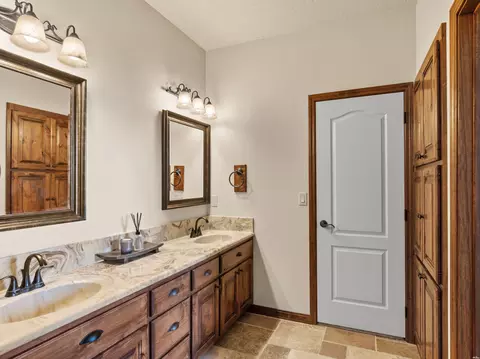 Bath - 3801 Woodlark Rd, Clovis, NM 88101 photo 7 of 11