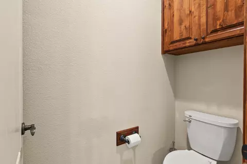 Bath - 3801 Woodlark Rd, Clovis, NM 88101 photo 5 of 11