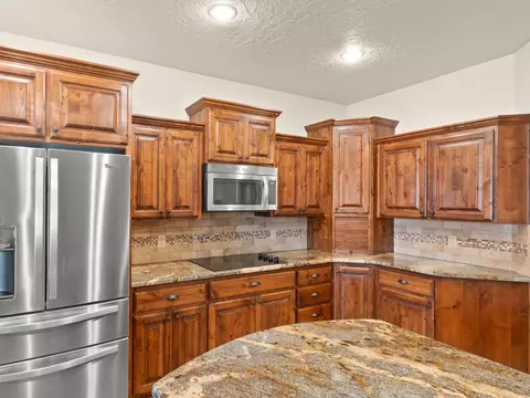 Kitchen - 3801 Woodlark Rd, Clovis, NM 88101 photo 2 of 3