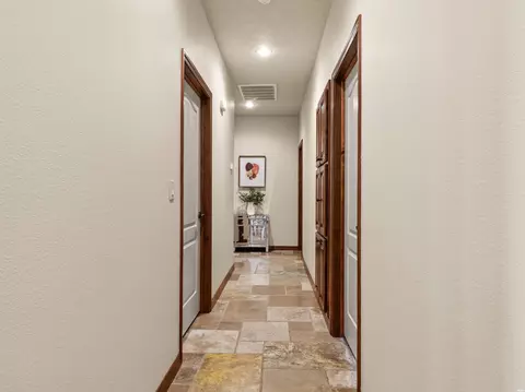 Entry Way - 3801 Woodlark Rd, Clovis, NM 88101 photo 1 of 2