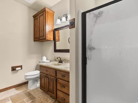 Bath - 3801 Woodlark Rd, Clovis, NM 88101 photo 11 of 11