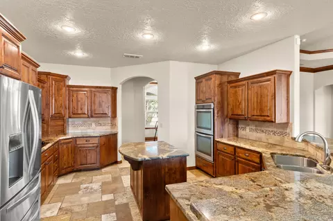 Kitchen - 3801 Woodlark Rd, Clovis, NM 88101 photo 1 of 3