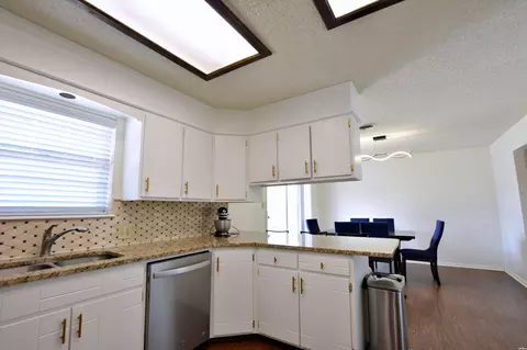 Kitchen - 1200 Lexington, Clovis, NM 88101 photo 3 of 9