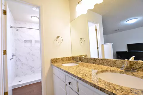 Bath - 1200 Lexington, Clovis, NM 88101 photo 2 of 4