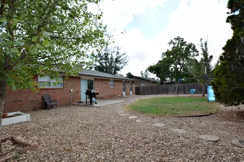 Exterior - 1200 Lexington, Clovis, NM 88101 photo 4 of 8