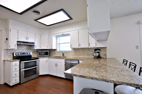 Kitchen - 1200 Lexington, Clovis, NM 88101 photo 8 of 9