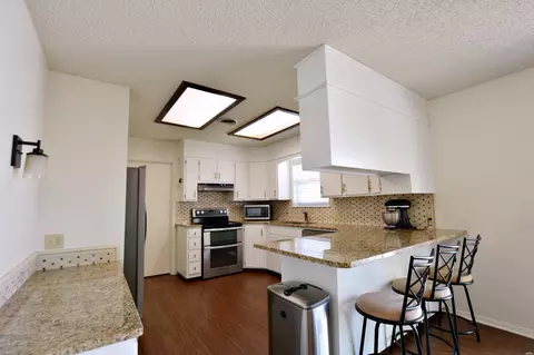 Kitchen - 1200 Lexington, Clovis, NM 88101 photo 2 of 9