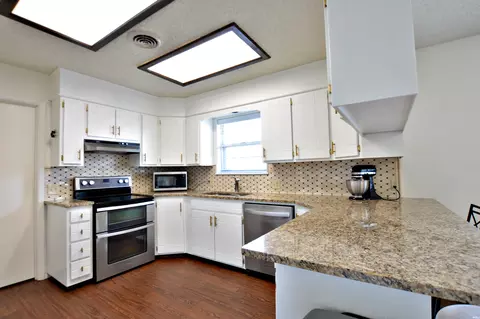 Kitchen - 1200 Lexington, Clovis, NM 88101 photo 1 of 9
