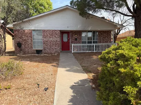1021 Ivy, Roswell, NM 88203