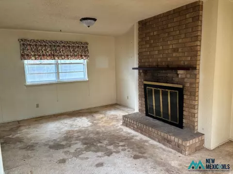 Living - 1524 Layton Ct, Clovis, NM 88101 photo 3 of 3