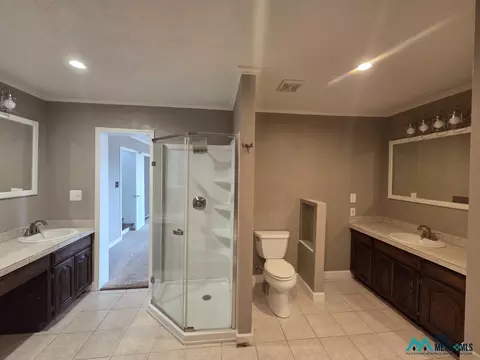Bath - 1688 Curry Road 3, Clovis, NM 88101 photo 2 of 10