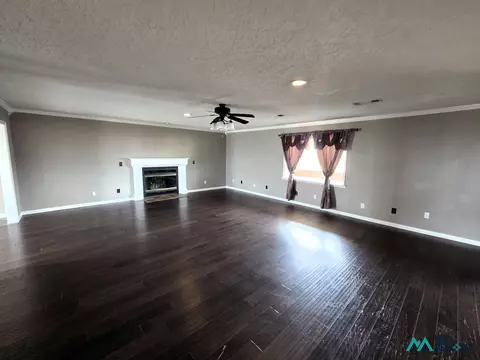 Living - 1688 Curry Road 3, Clovis, NM 88101 photo 2 of 9