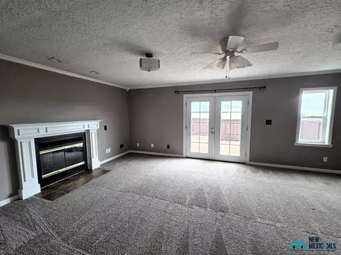 Living - 1688 Curry Road 3, Clovis, NM 88101 photo 6 of 9