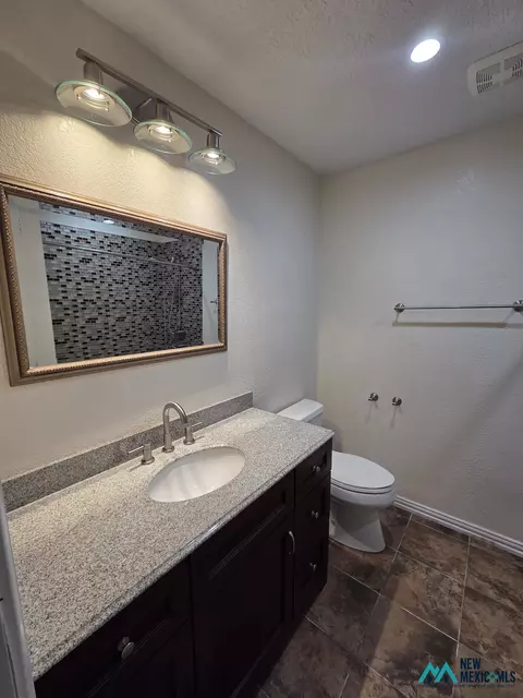 Bath - 1688 Curry Road 3, Clovis, NM 88101 photo 5 of 10