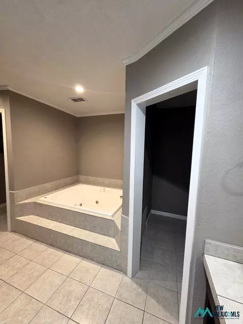 Bath - 1688 Curry Road 3, Clovis, NM 88101 photo 3 of 10