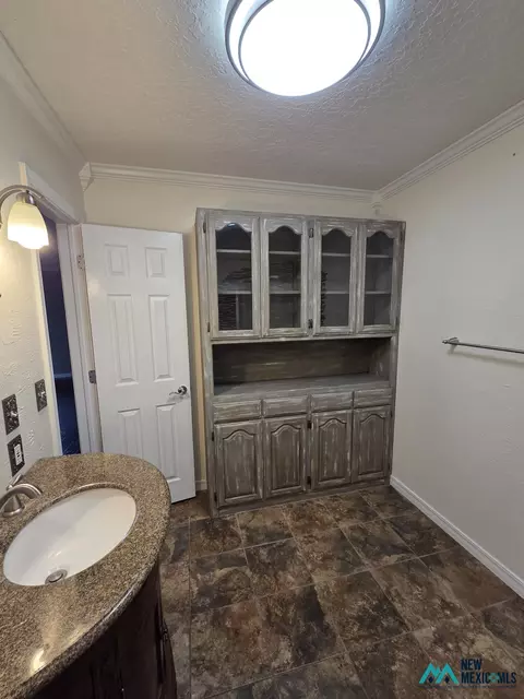 Bath - 1688 Curry Road 3, Clovis, NM 88101 photo 10 of 10