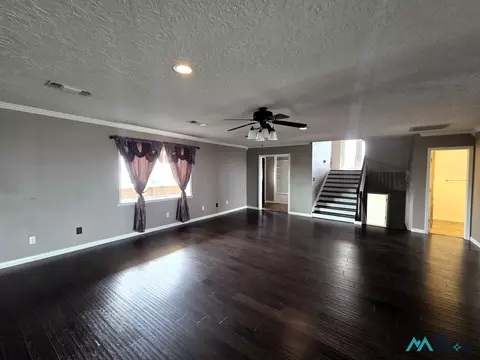 Living - 1688 Curry Road 3, Clovis, NM 88101 photo 5 of 9