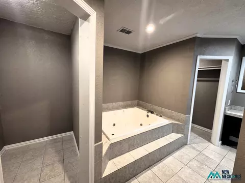 Bath - 1688 Curry Road 3, Clovis, NM 88101 photo 1 of 10