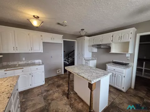 Kitchen - 1688 Curry Road 3, Clovis, NM 88101 photo 3 of 3