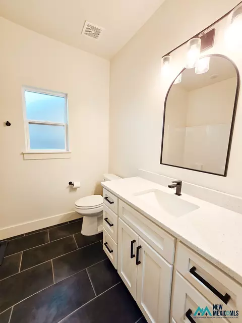 Bath - 204 Abbey Rd, Clovis, NM 88101 photo 5 of 5
