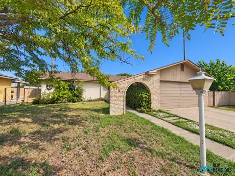 703 Gayle, Roswell, NM 88203