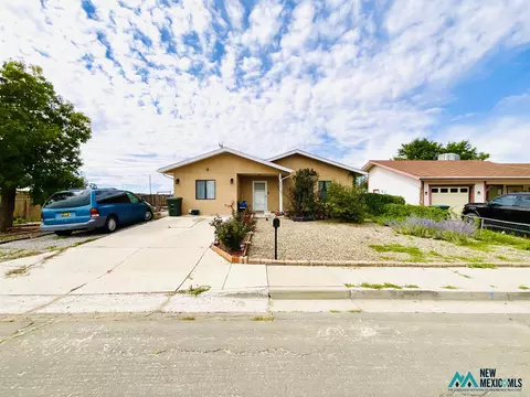 806 Stagecoach Rd, Gallup, NM 87301