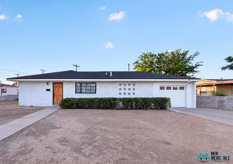 805 N Plains Park Dr, Roswell, NM 88201