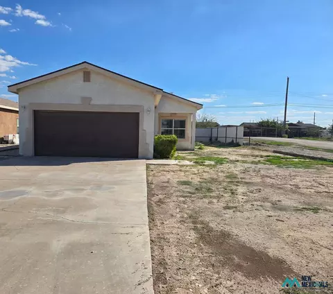 911 Jason St, Carlsbad, NM 88220
