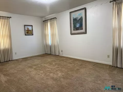 Living - 2016 Axtell St, Clovis, NM 88101 photo 8 of 11