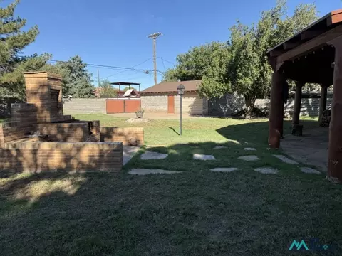 Exterior - 2016 Axtell St, Clovis, NM 88101 photo 3 of 13