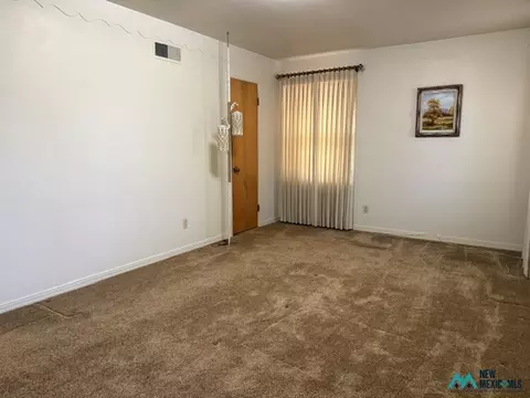 Living - 2016 Axtell St, Clovis, NM 88101 photo 9 of 11