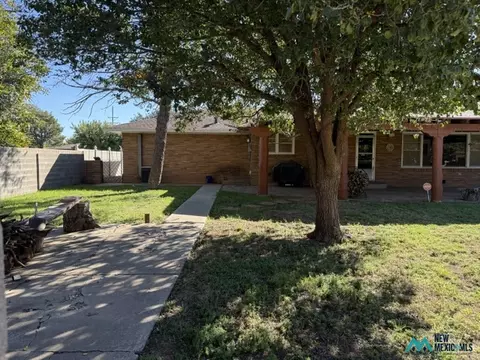 Exterior - 2016 Axtell St, Clovis, NM 88101 photo 6 of 13