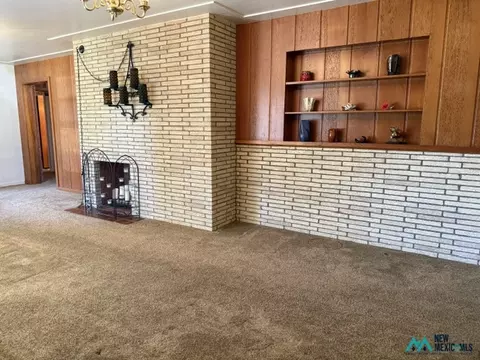 Living - 2016 Axtell St, Clovis, NM 88101 photo 4 of 11