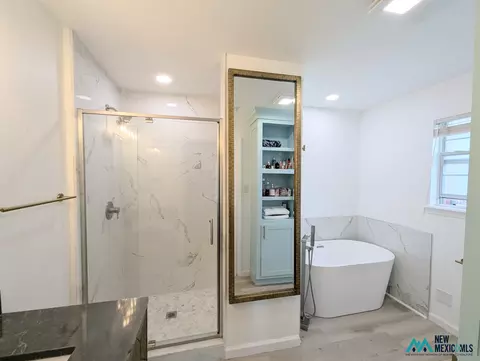 Bath - 3910 Don January Ave, Clovis, NM 88101 photo 4 of 7