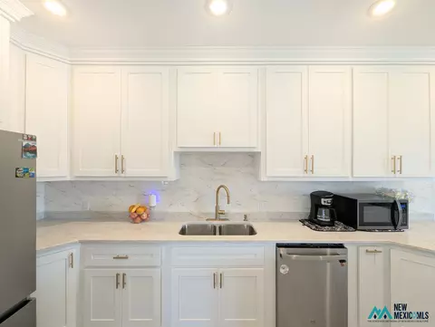 Kitchen - 3910 Don January Ave, Clovis, NM 88101 photo 2 of 13