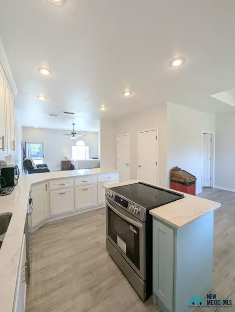 Kitchen - 3910 Don January Ave, Clovis, NM 88101 photo 7 of 13