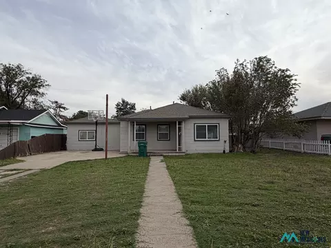 401 E Green Acres Dr, Hobbs, NM 88240