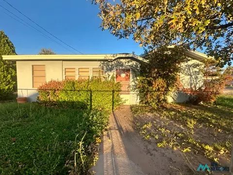 112 S Olive, Carlsbad, NM 88220