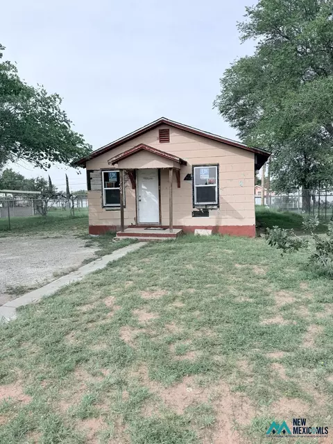 1704 E Childers Dr, Hobbs, NM 88240