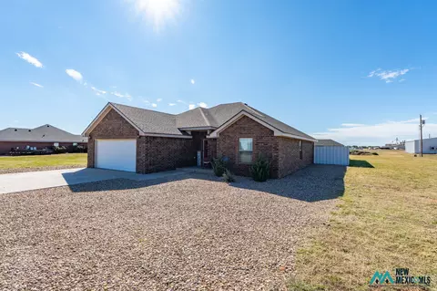 140 Crest Pointe Dr, Portales, NM 88130