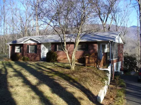 638 Savannah Dr, Sylva, NC 28779 photo 1