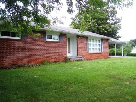 38 N Sunset Ln, Sylva, NC 28779 photo 1