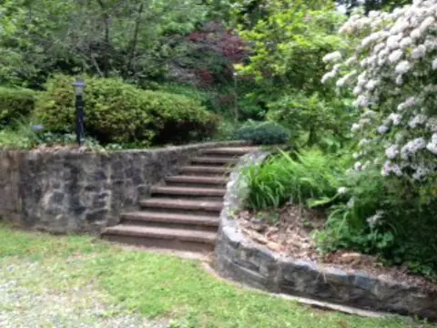 643 Savannah Dr, Sylva, NC 28779 photo 2