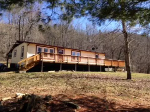 108 78 Hardrock Rd, Sylva, NC 28779 photo 1