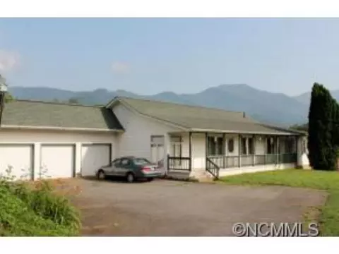 59 Lindale St, Sylva, NC 28779 photo 1