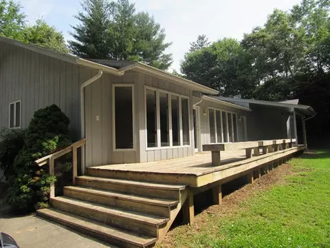 75 Berry Hill Dr, Sylva, NC 28779 photo 1