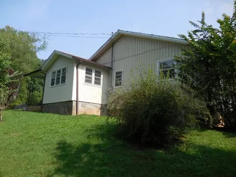 128 Barnes Rd, Sylva, NC 28779 photo 3