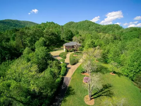 556 Falls Cir, Sylva, NC 28779 photo 4