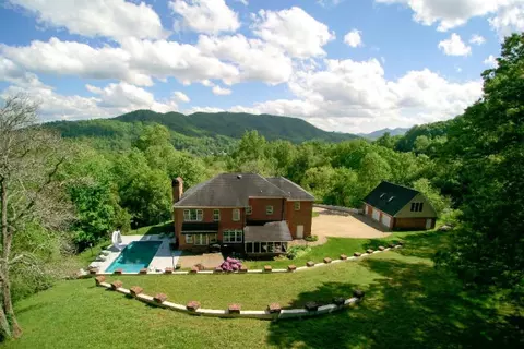 556 Falls Cir, Sylva, NC 28779 photo 6